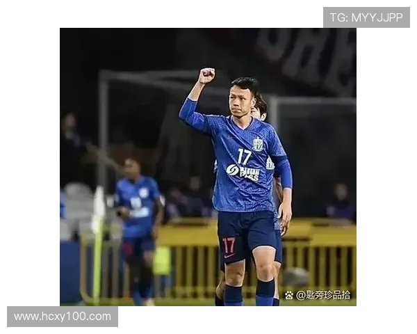 上海申花迎战万达期待精彩对决球迷热情高涨助威球队争取胜利 上海申花迎战万达期待精彩对决球迷热情高涨助威球队争取胜利