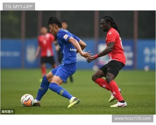 苏宁足球队迎战泰州远大全力争胜展现实力与团队精神 苏宁足球队迎战泰州远大全力争胜展现实力与团队精神