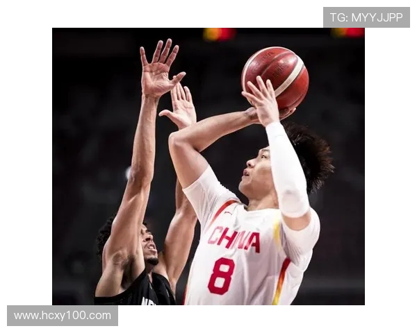 赵睿带领中国男篮迎战国际赛场挑战展现年轻力量与团队精神